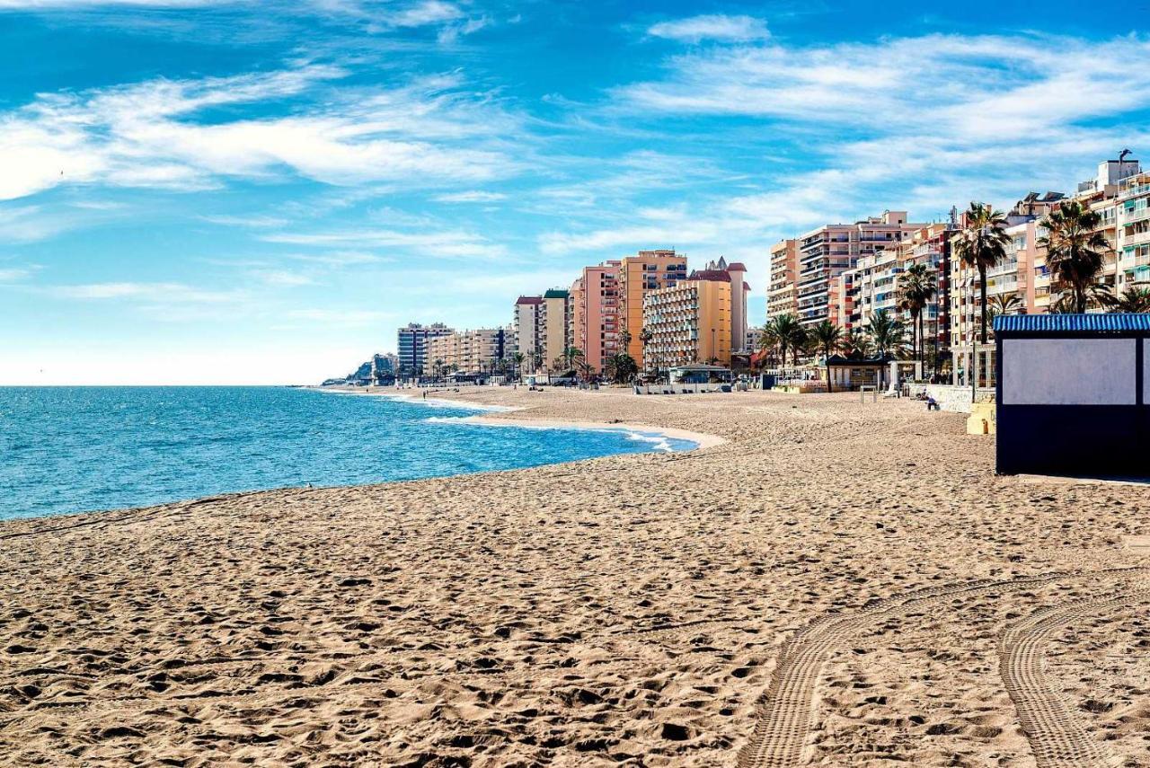 Beachfront -- New Luxury Apartment -- 1ª Linea Playa -- Fuengirola City Center -- Private Parking -- Panoramic Sea Views -- Bagian luar foto