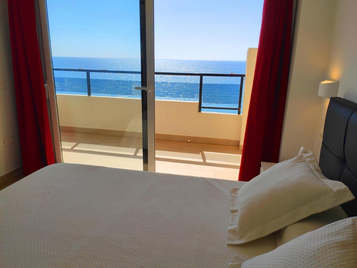 Beachfront -- New Luxury Apartment -- 1ª Linea Playa -- Fuengirola City Center -- Private Parking -- Panoramic Sea Views -- Bagian luar foto