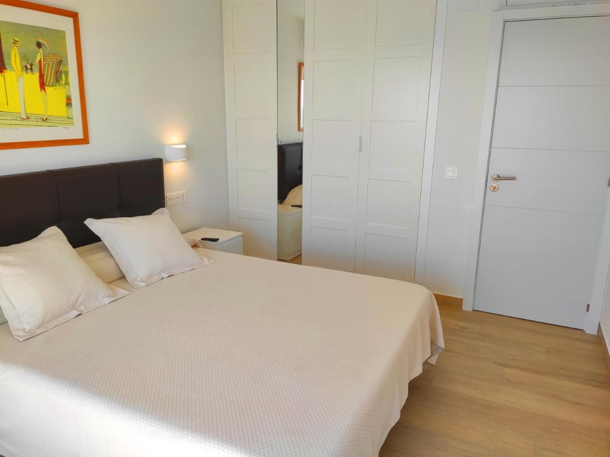 Beachfront -- New Luxury Apartment -- 1ª Linea Playa -- Fuengirola City Center -- Private Parking -- Panoramic Sea Views -- Bagian luar foto