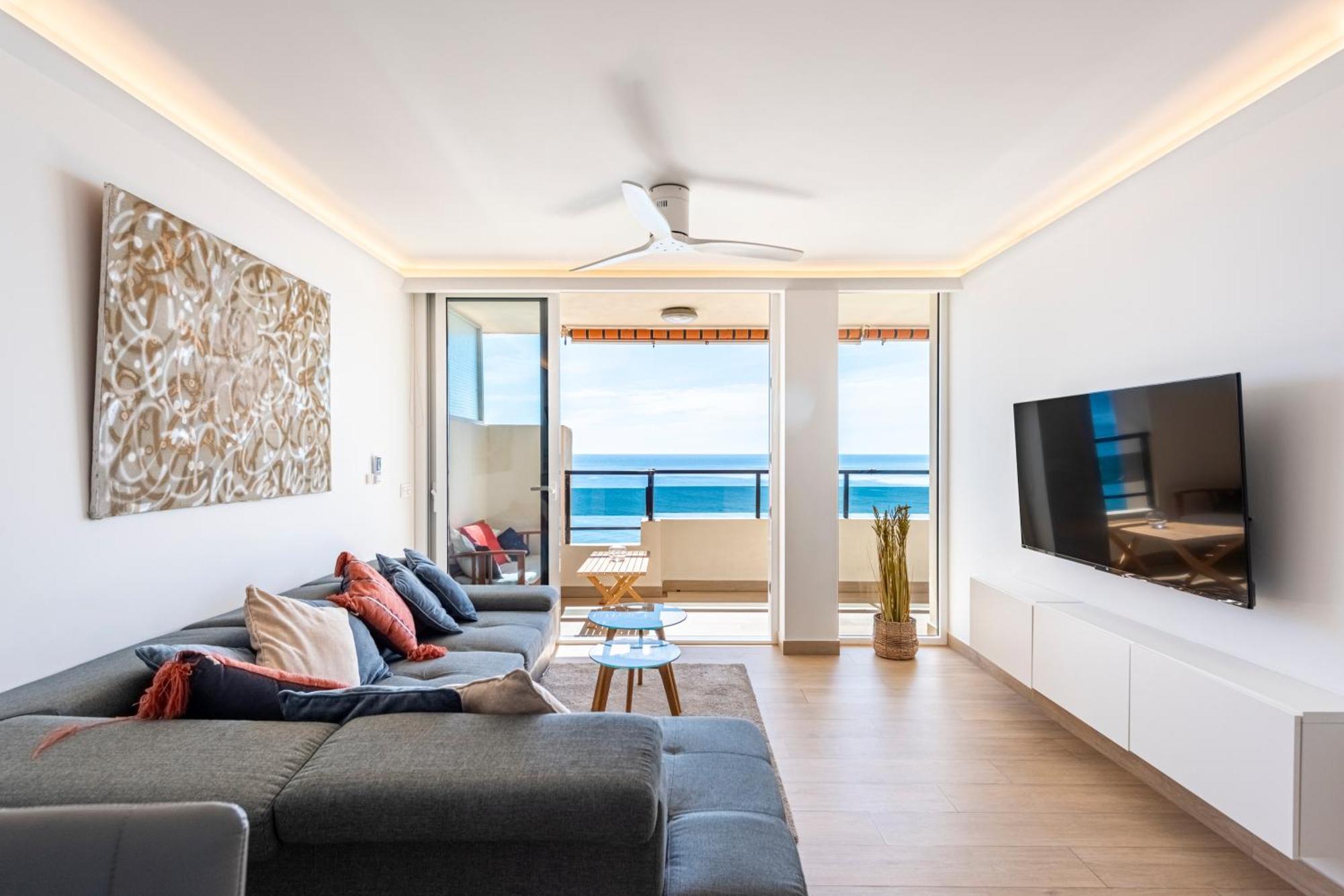 Beachfront -- New Luxury Apartment -- 1ª Linea Playa -- Fuengirola City Center -- Private Parking -- Panoramic Sea Views -- Bagian luar foto
